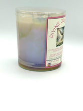 Load image into Gallery viewer, Divine Guidance Candle|Reiki Charged Intention Candle |Soy Lotion Candle with Aura Quartz, Selenite & Mushroom Pendant |Spiritual Connection